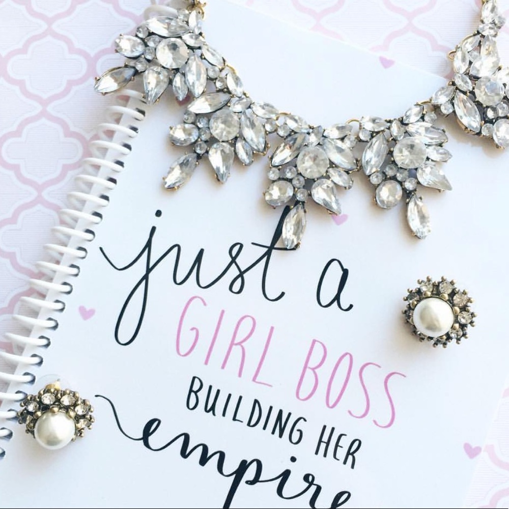 Pearl Stud Earrings NWT